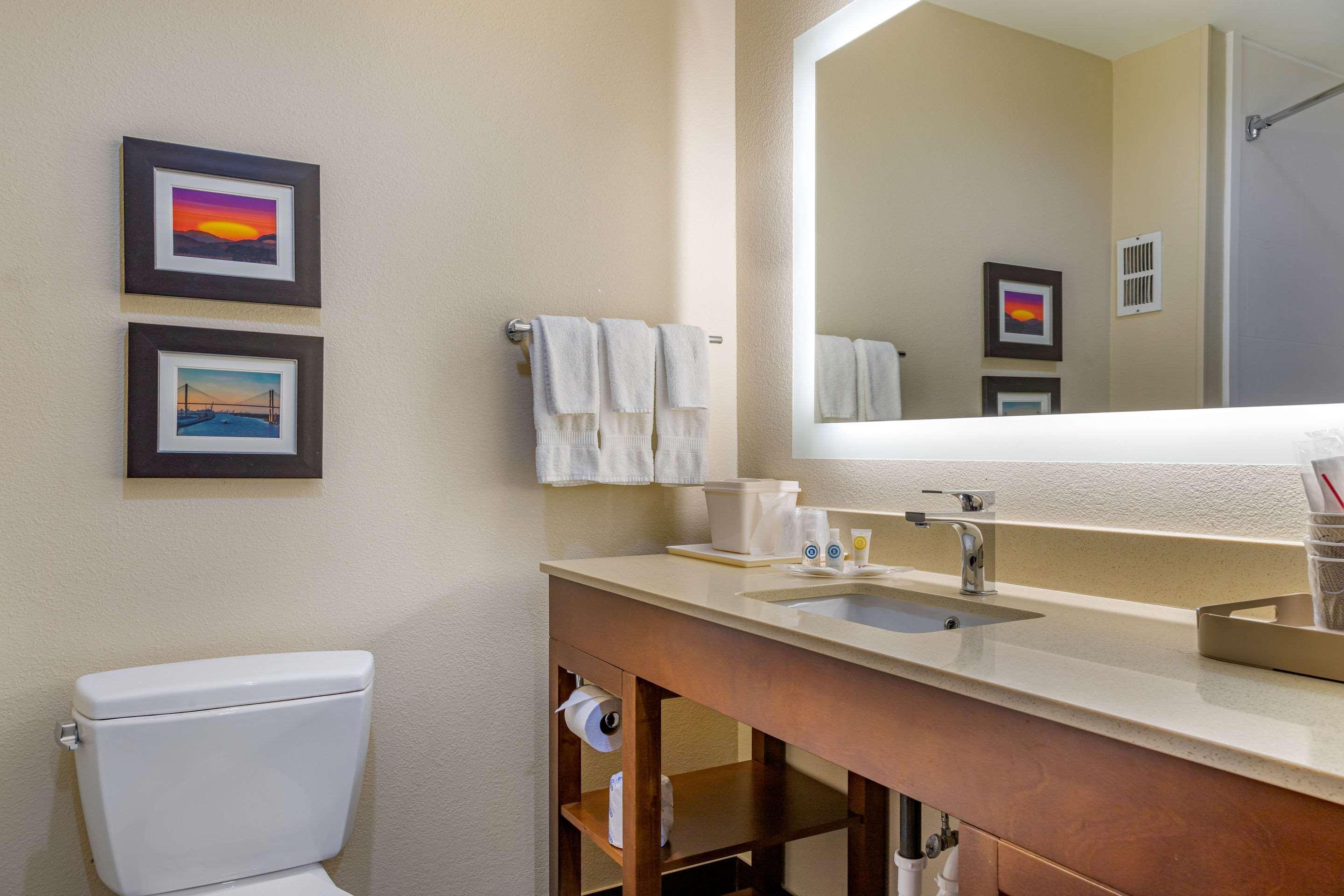 Comfort Suites Savannah Gateway I-95 Джорджтаун Экстерьер фото